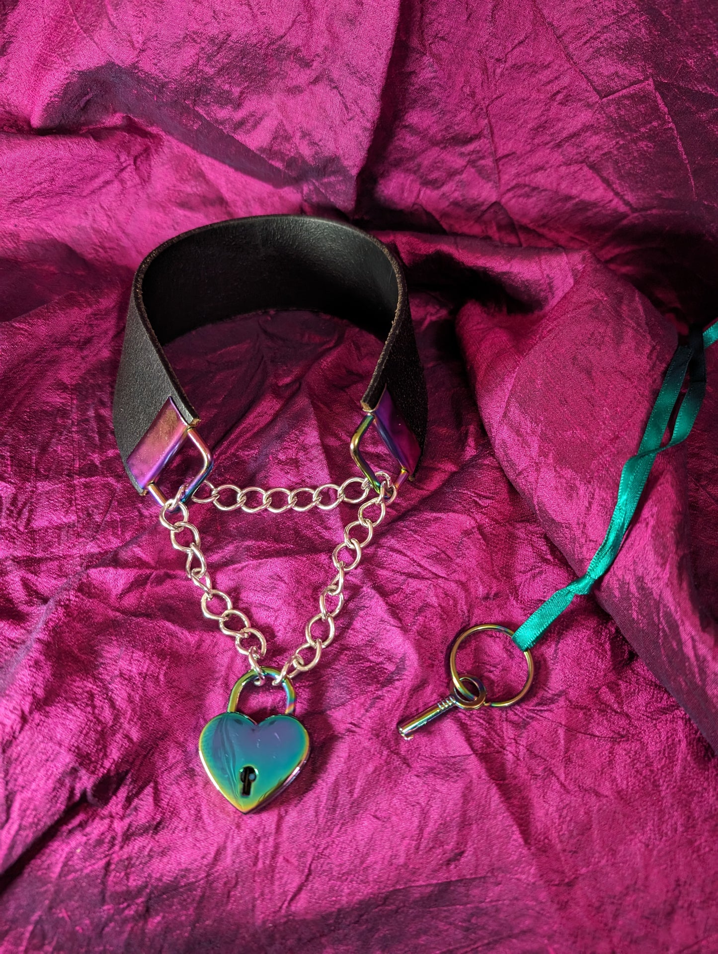 Choke Chain with rainbow lock