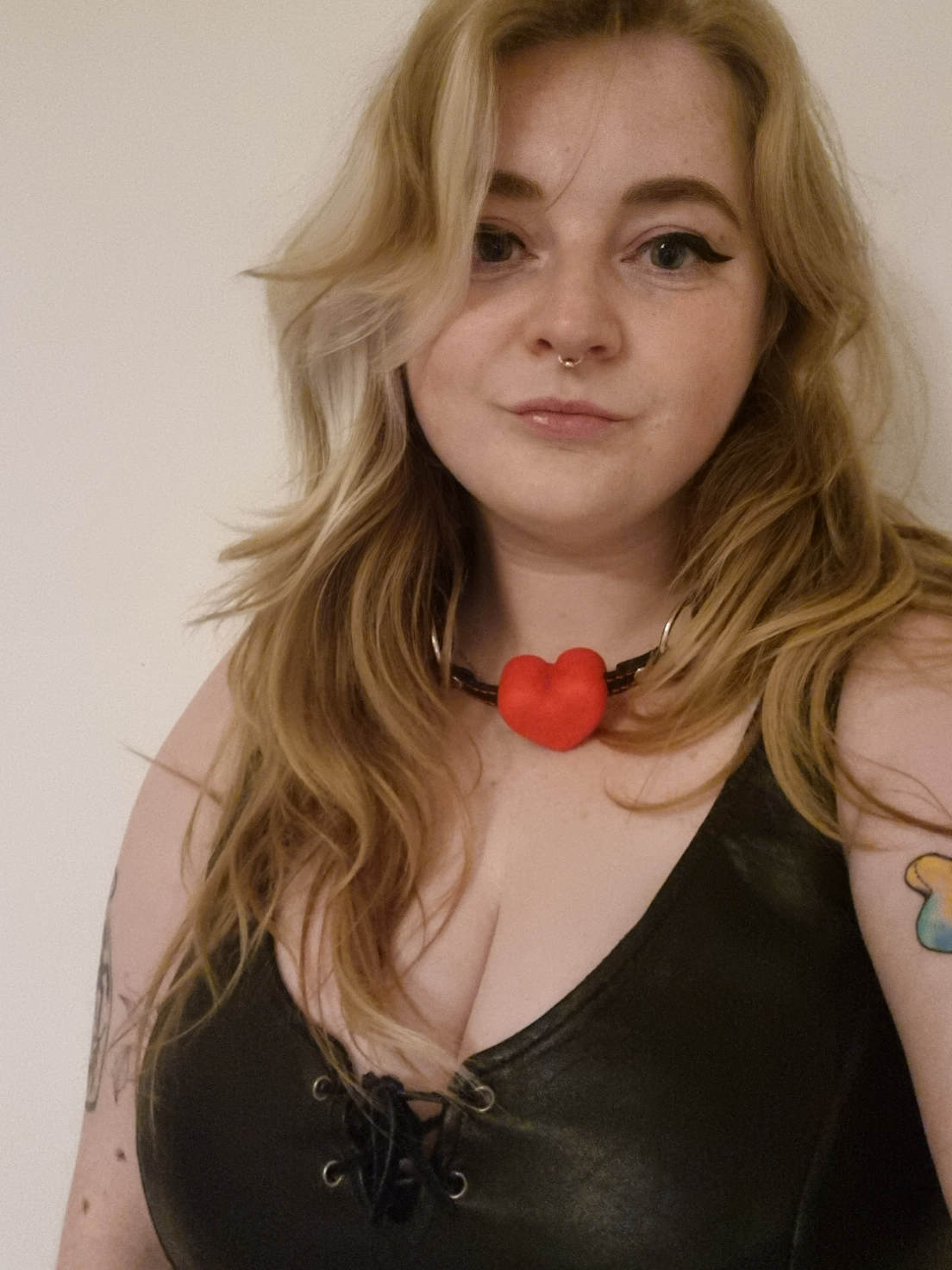 Red hearts ball gag