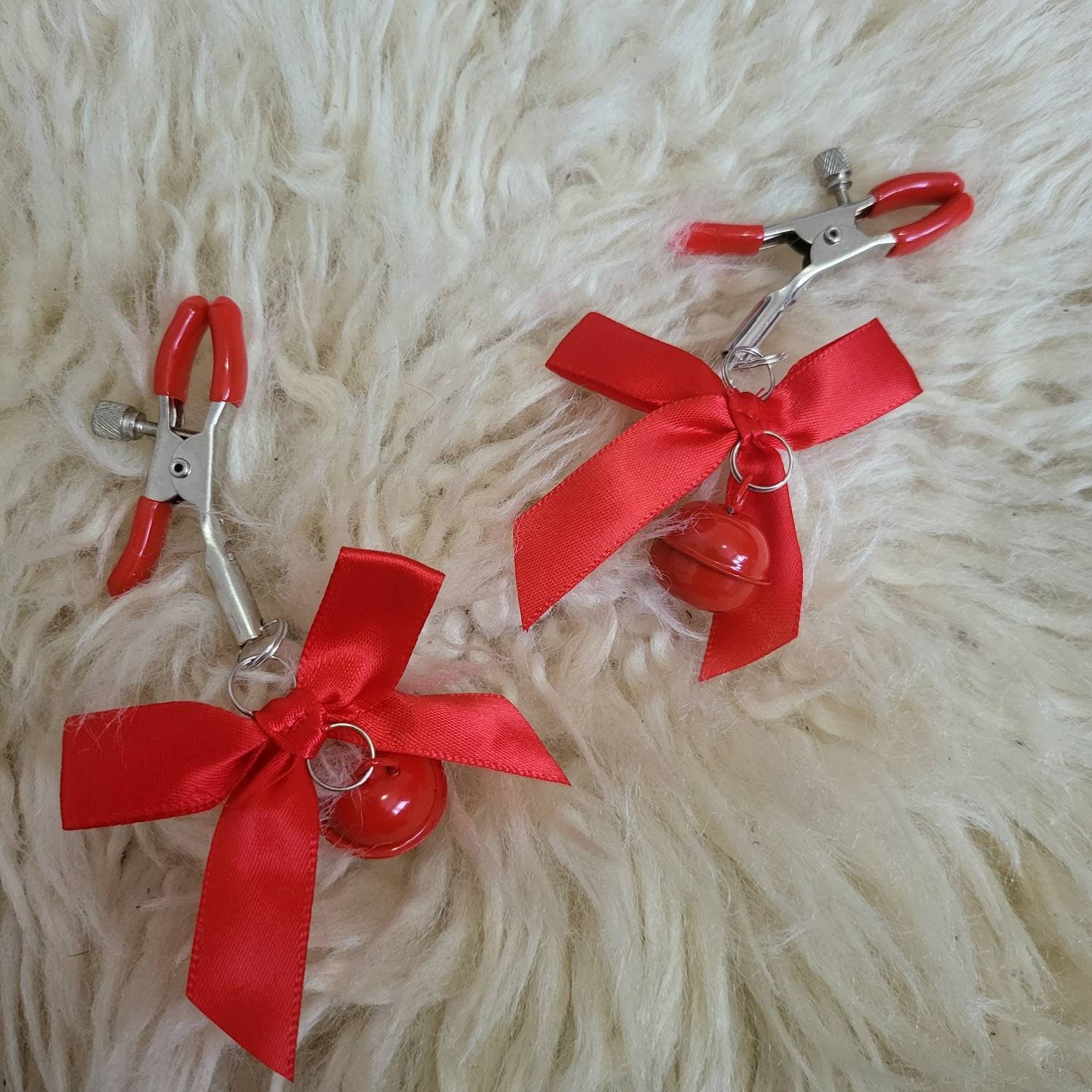Red Bow + Bell nipple clamps