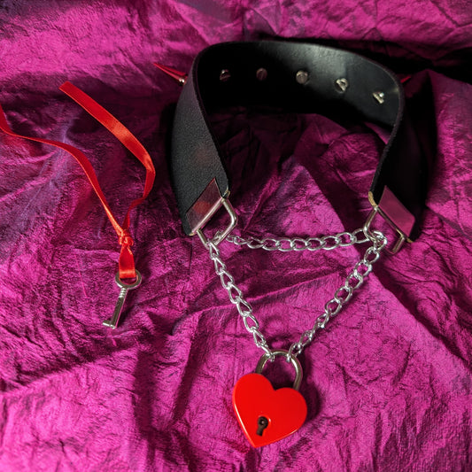 Wrangler red choke collar