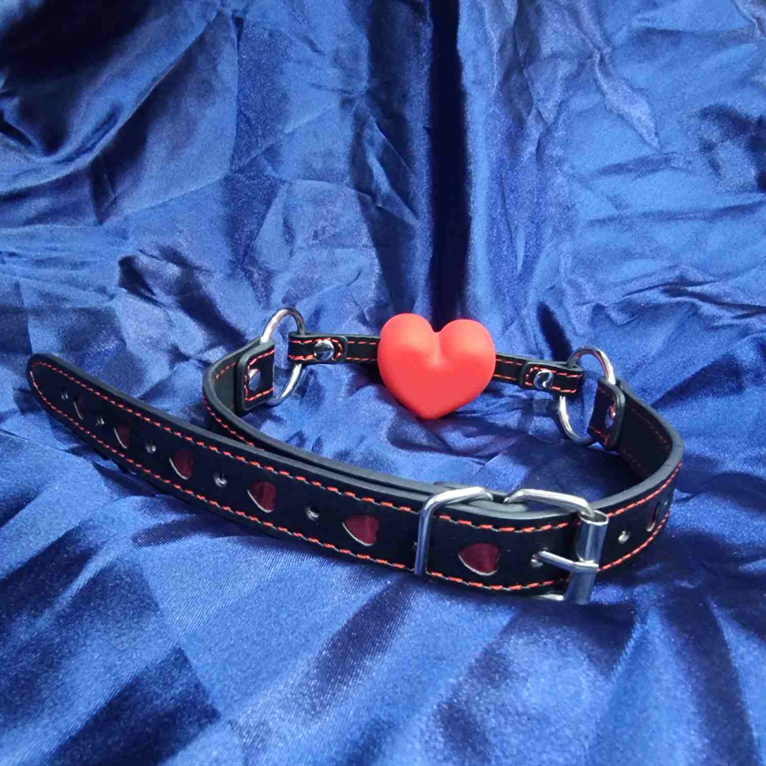 Red hearts ball gag